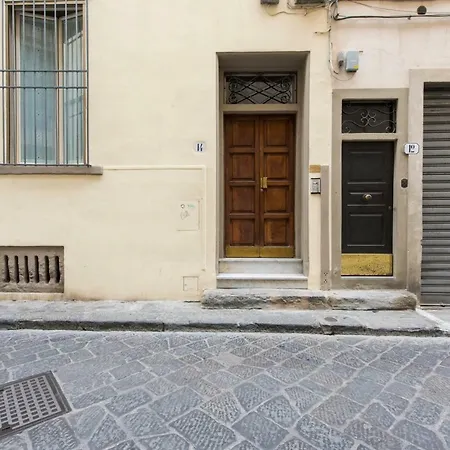 14 Via Nuova De' Caccini Apartment